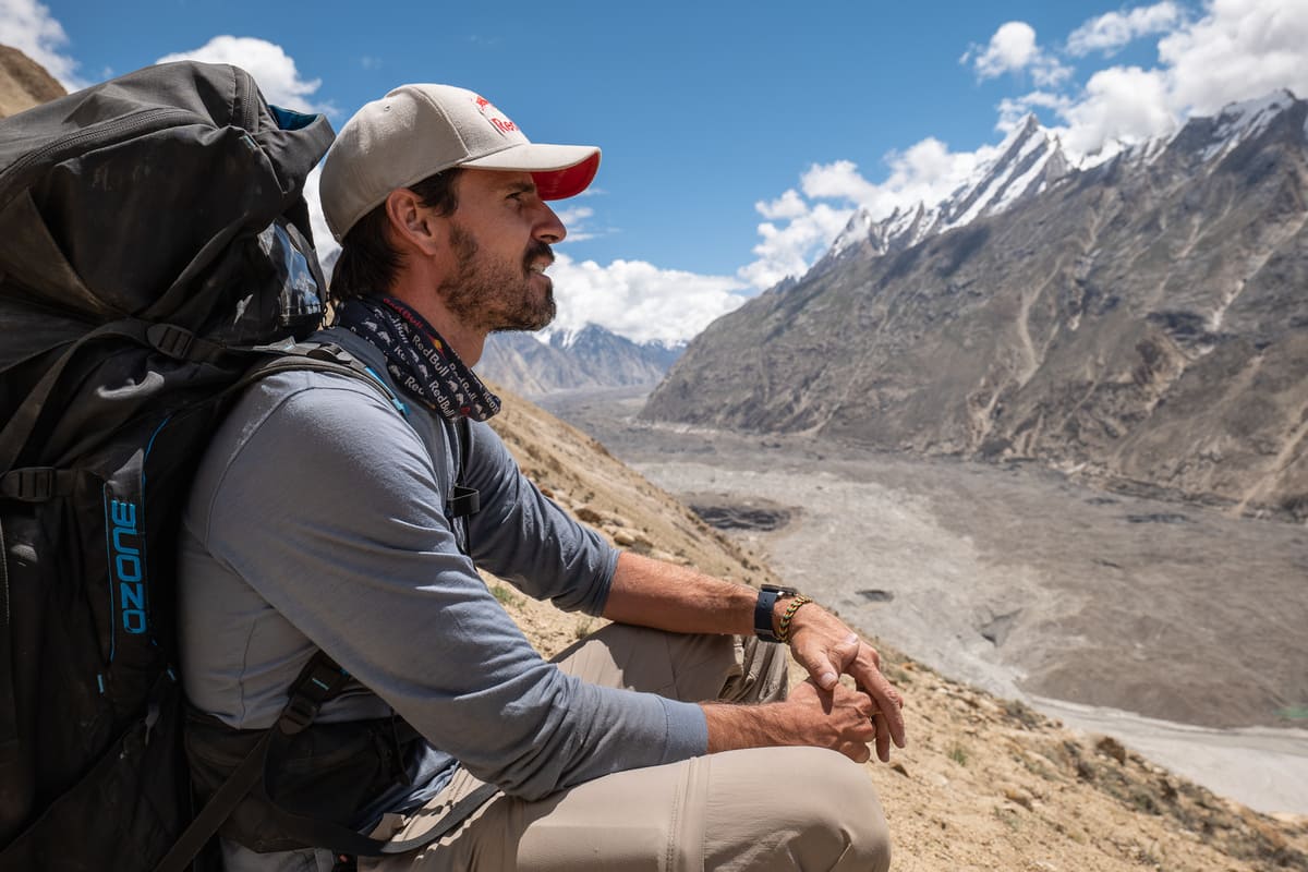 Horacio Llorens sobrevolando el Himalaya