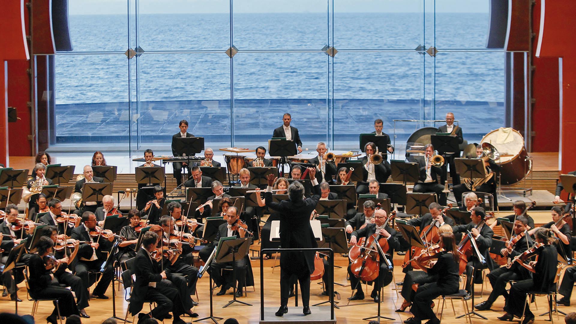 orquesta-filarmonica-de-gran-canaria-en-auditorio-alfredo-kraus-fotografia-patronato-de-turismo-de-gran-canaria.jpg