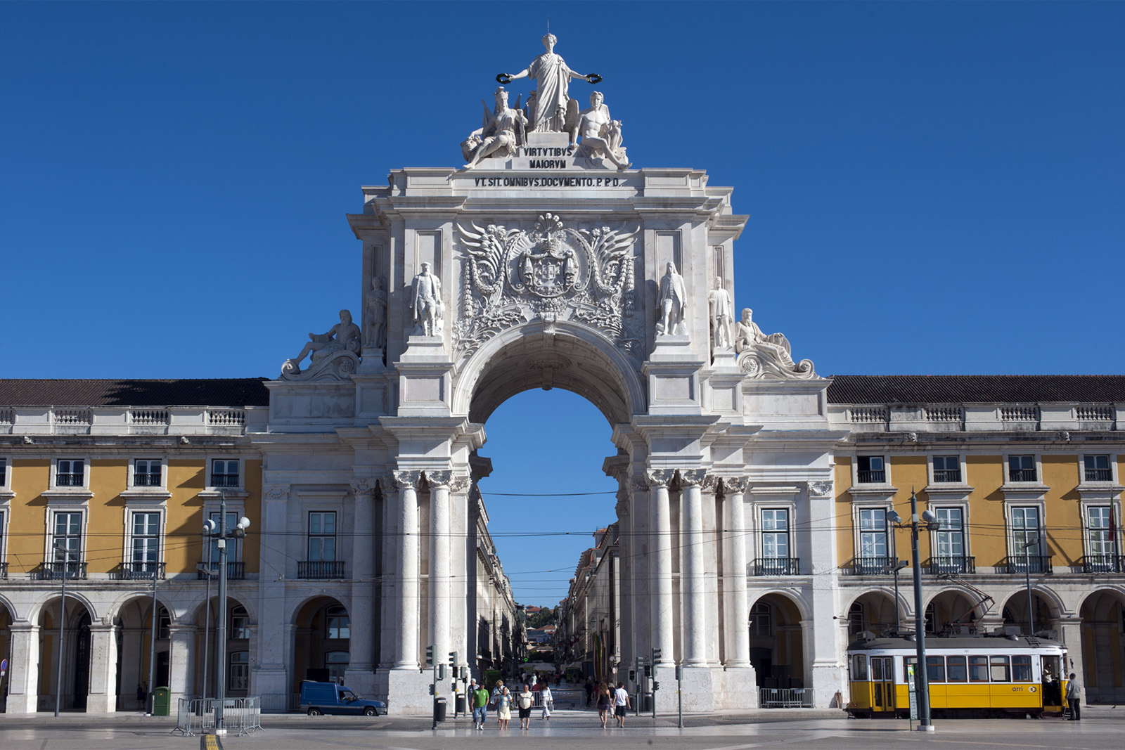 praca-comercio-1-©-Turismo-de-Lisboa.jpg 