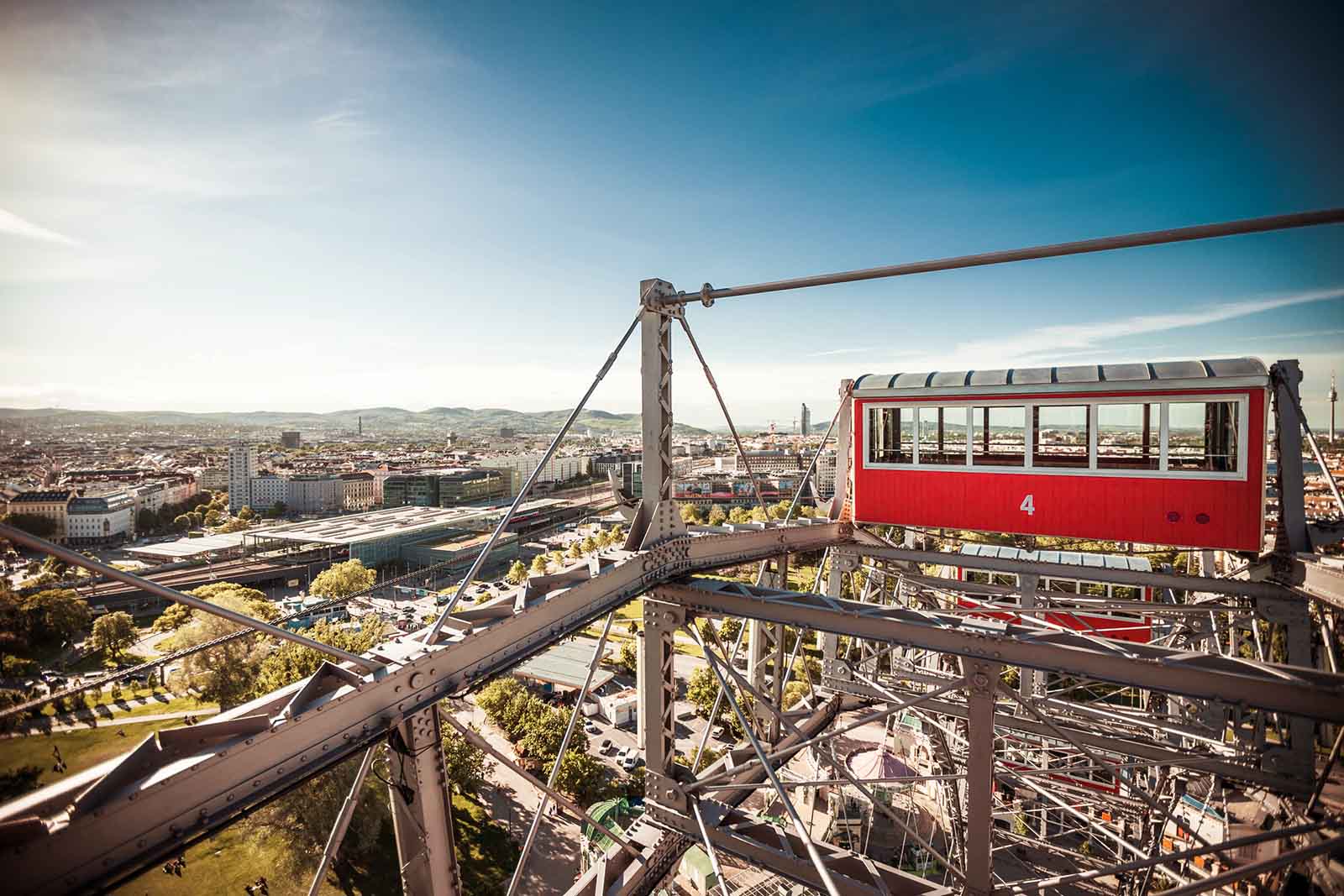 puente-alto-en-noria-gigante-en-el-prater-©-Julia-Omonsky-Lugares-de-aventura.jpg