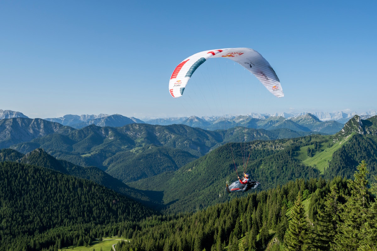 El atleta de Red Bull X-Alps Paul Guschlbauer durante la carrera de 2021 el 22 de junio de 2021. © zooom / Adi Geisegger