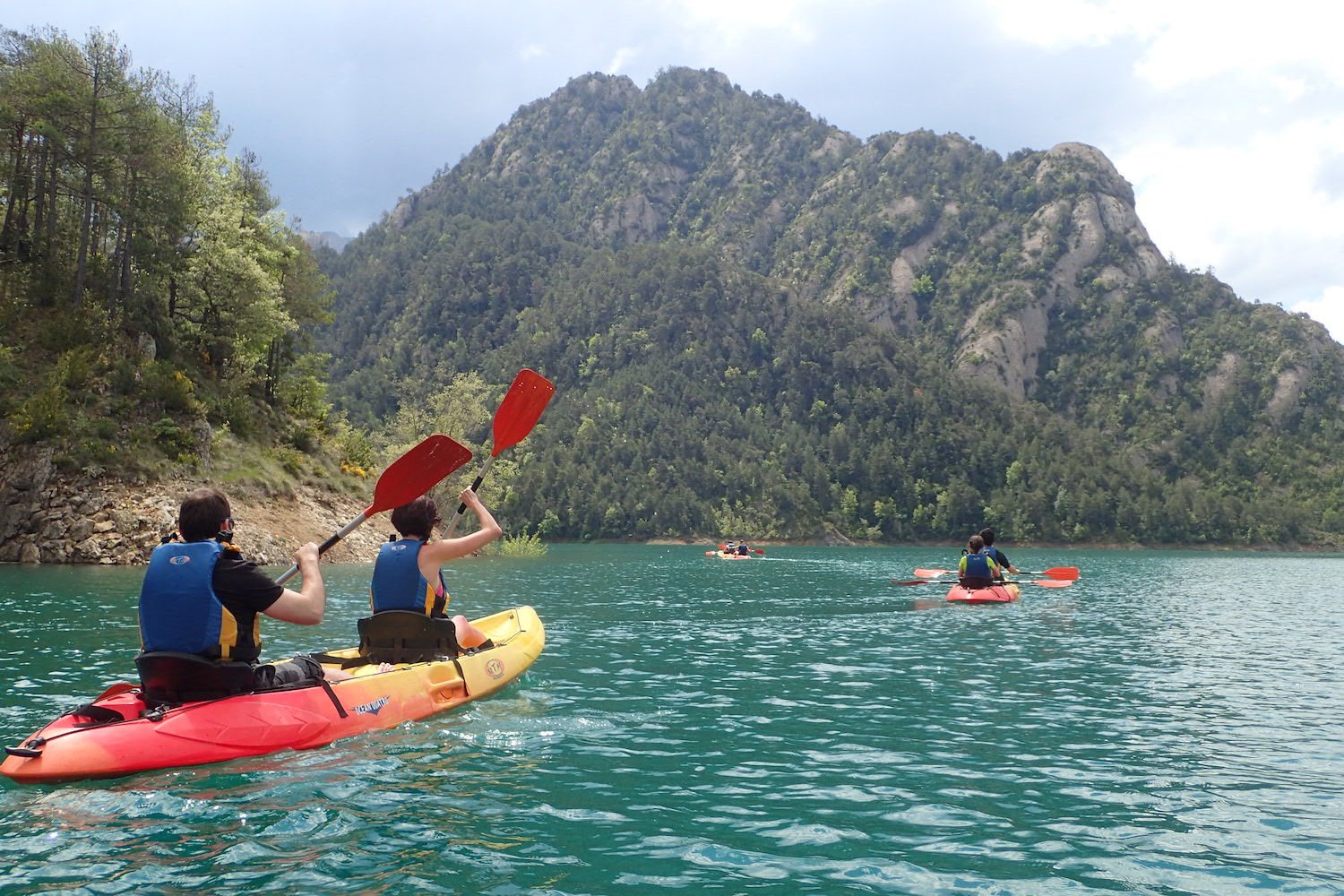 Kayak en el pantano del la Llosa del Cavall.