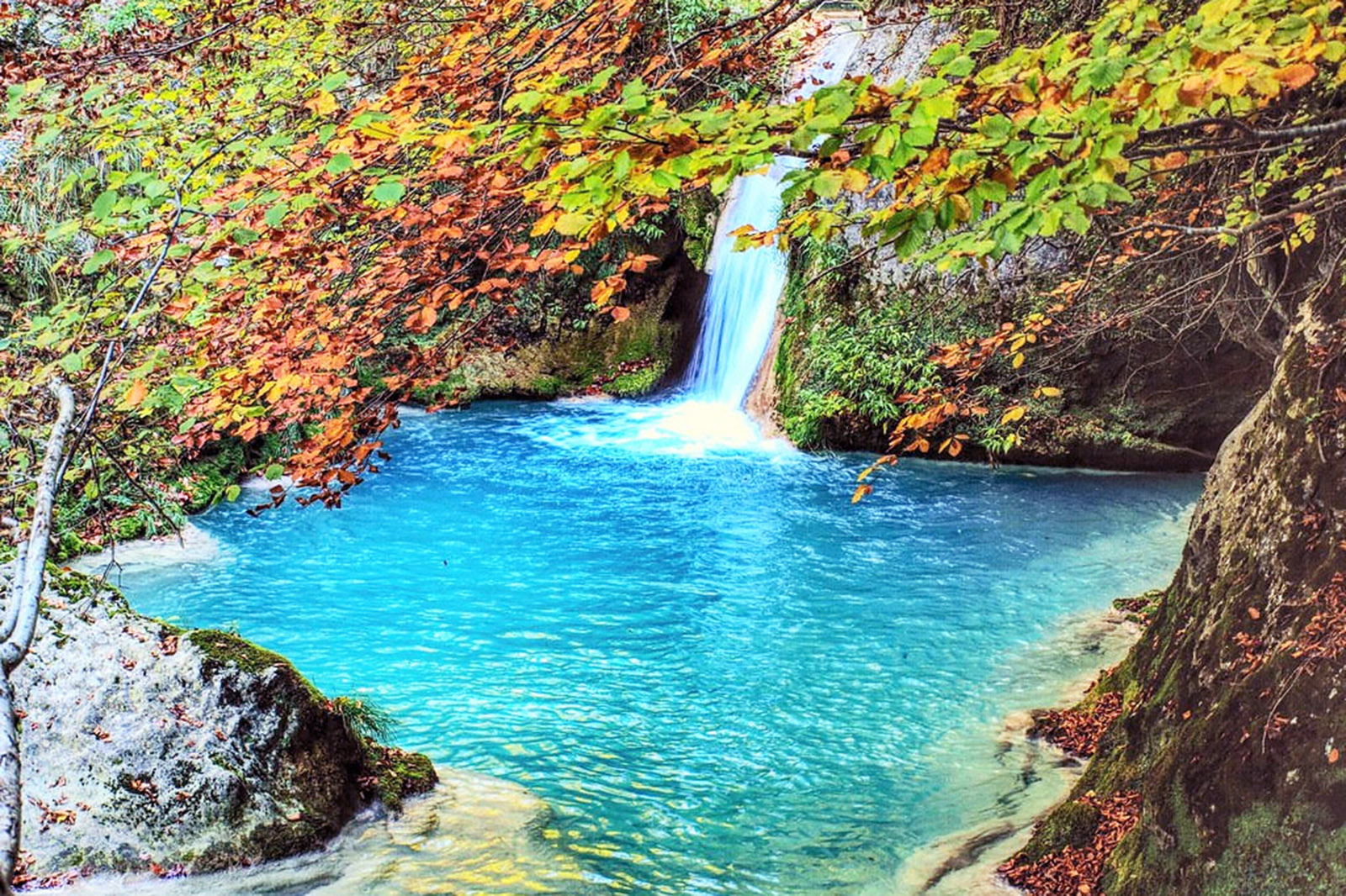 reportaje-piscinas-naturales-españa-cascadas-urederra.jpg 