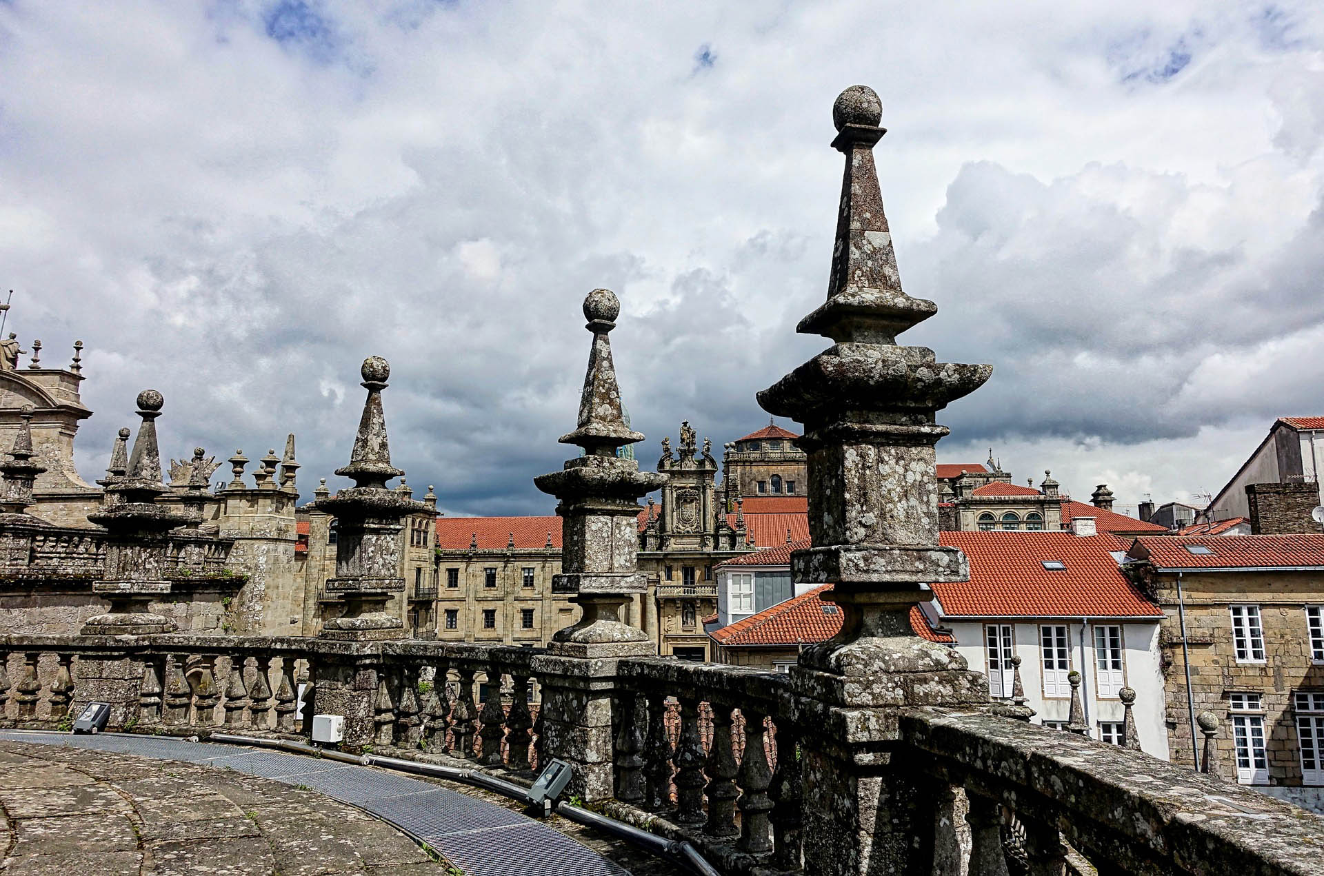 santiago-de-compostela-1254880_1920.jpg 