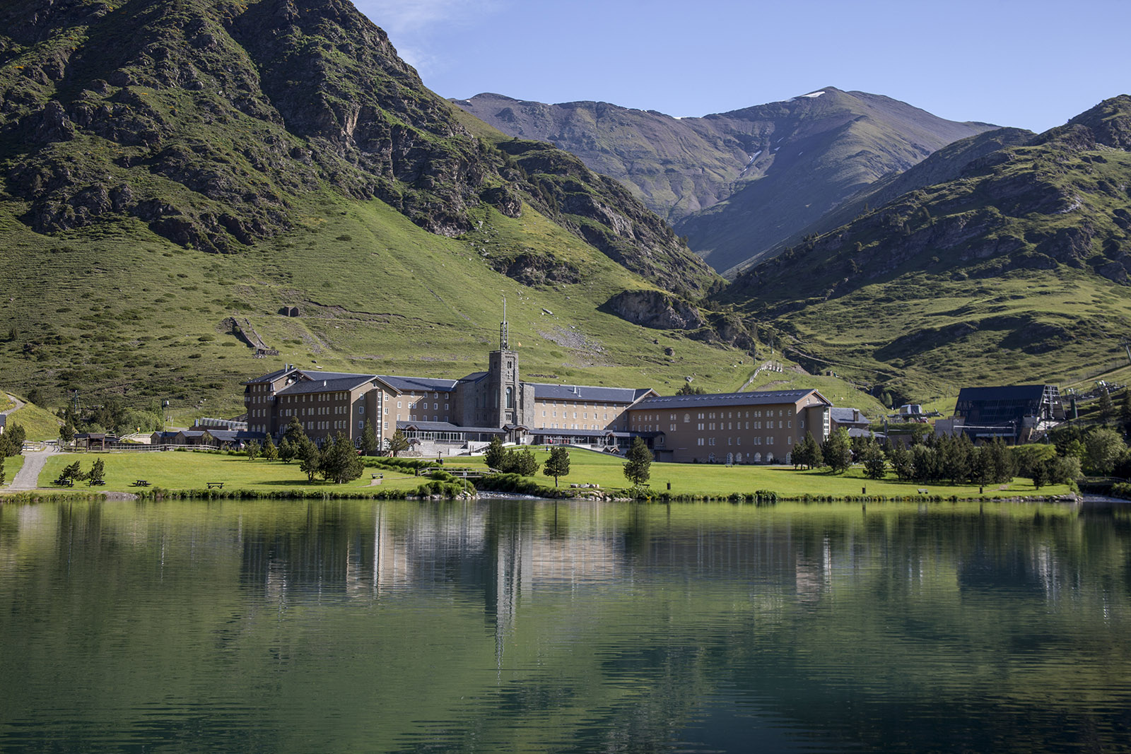 satuario-santuario-lago-vall-de-nuria-foto-anguera-lugares-de-aventura.jpg 