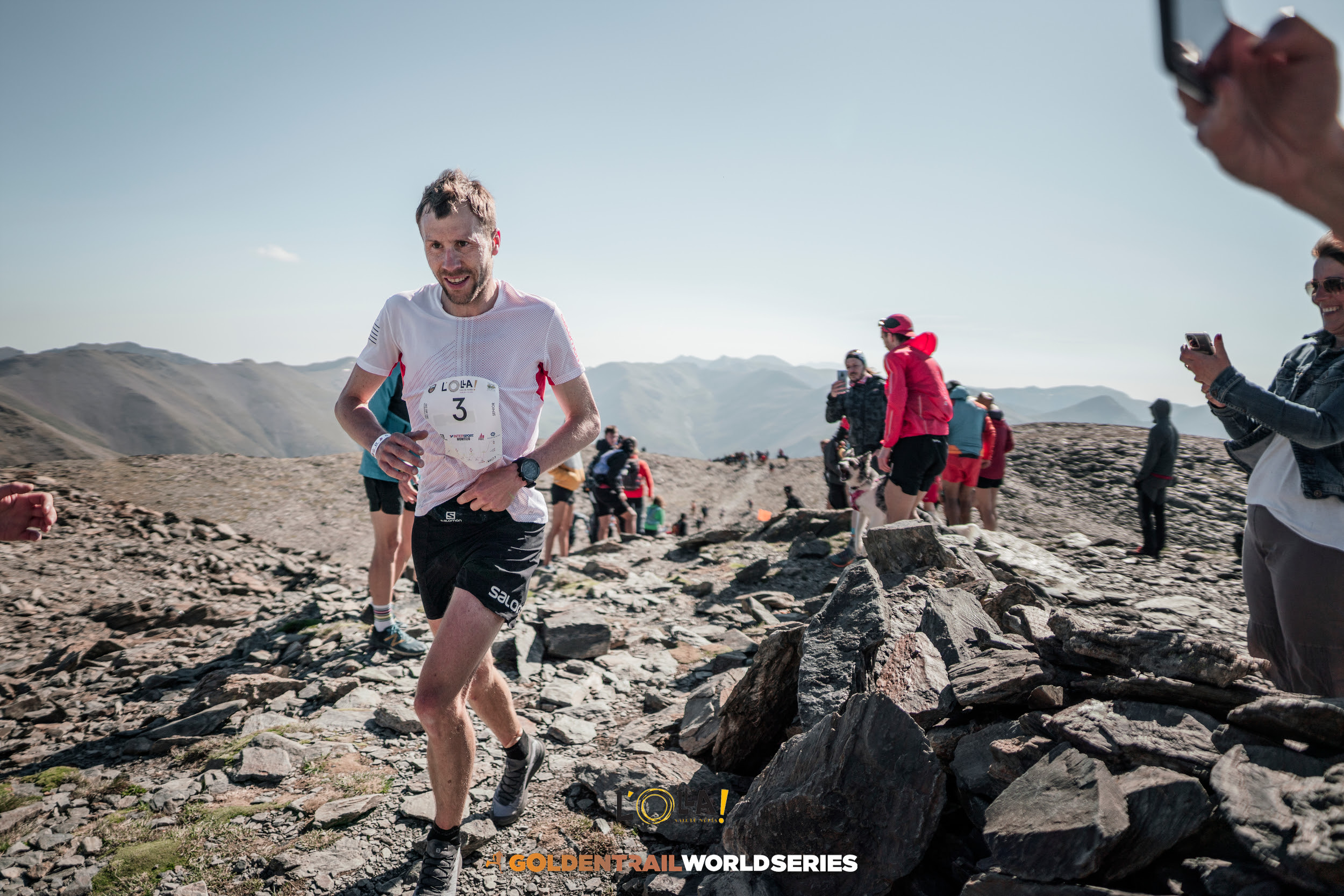 Stian Angermund durante el espectacular ascenso de la Olla de Núria. Crédito: Jordi Saragossa