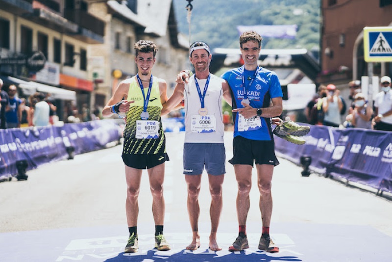 Los tres primeros clasificados de la PDA: Álvaro Gómez (1), David Prades (1), Xabier Lete (3). Crédito: Carlos Llerandi / Val d’Aran by UTMB®