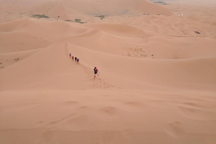 Del Atlas al desierto del Sahara corriendo, un viaje en el tiempo