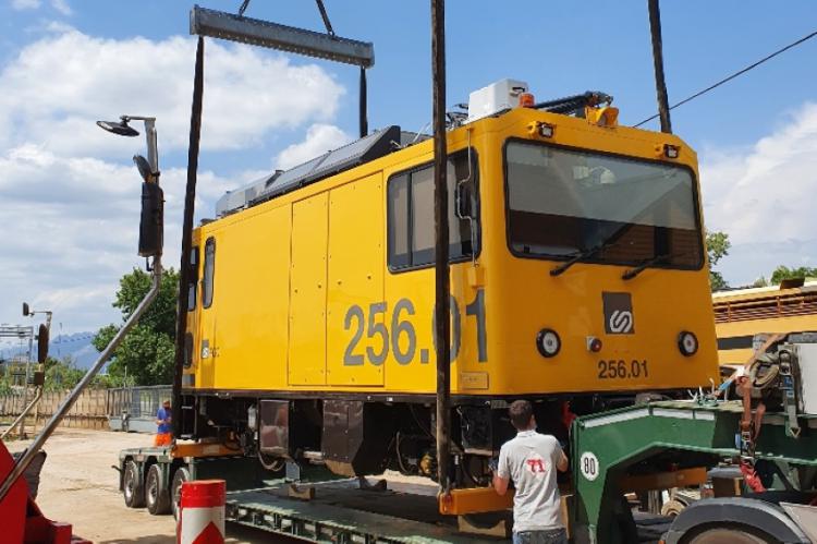 Ferrocarrils (FGC) incorpora una nueva locomotora dual para los trabajos de mantenimiento de vía que reduce la emisión de gases
