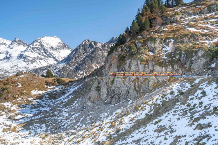 Un viaje inolvidable: el tren turístico más alto de los Pirineos se pone en marcha