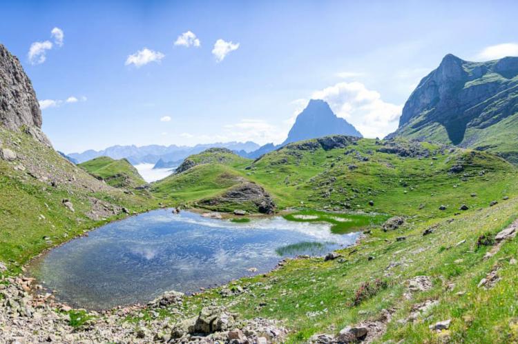 Los ibones o lagos de montaña  son algo emblemático del entorno de Astún 