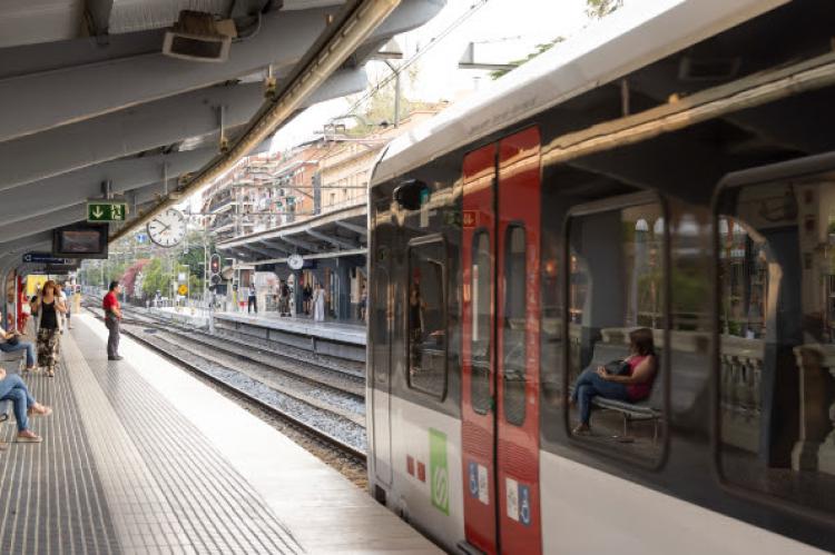 Ferrocarrils y la AMTU firman un acuerdo para promover el uso del transporte público y una movilidad sostenible