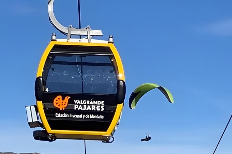 Pajares cambia los esquís por los parapentes