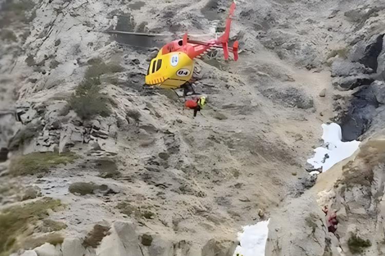 Un excursionista atrapado por un alud en Queralbs en estado crítico por hipotermia severa