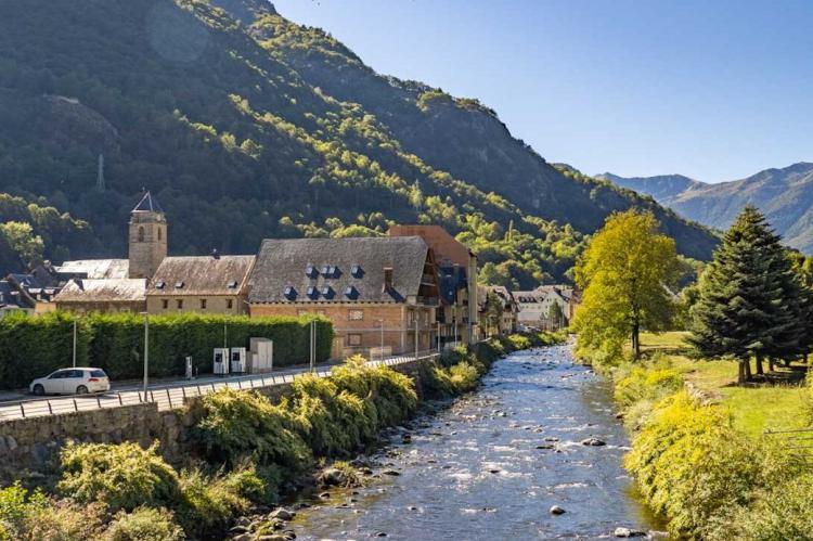 Joven monitora en estado crítico tras ahogarse en el río Garona, Val d'Aran
