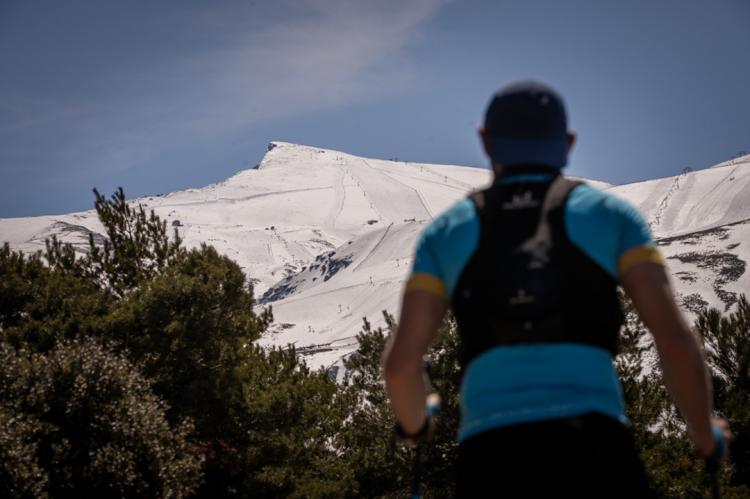 Récord de participación y victorias de Chavet y Medina en la Ultra Sierra Nevada