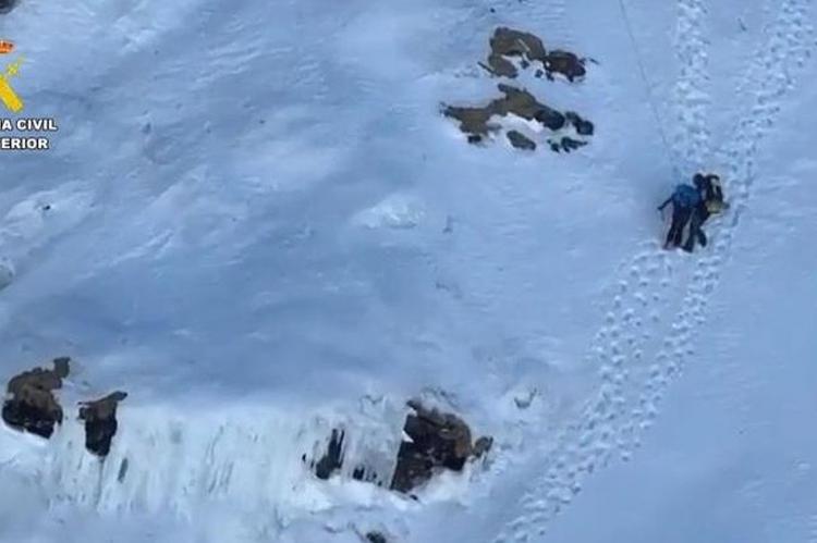 Rescate en helicóptero en el Goterón tras la caída de tres alpinistas