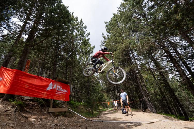 Éxito en la primera Only Warriors by Commencal en Pal Arinsal