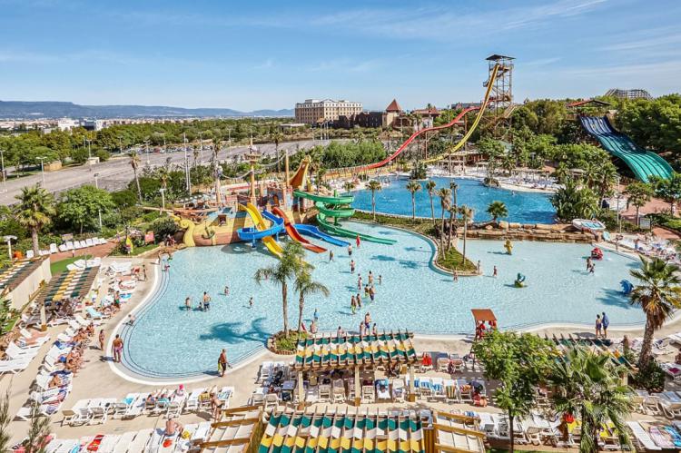 Los 10  mejores parques de atracciones para escaparse este verano