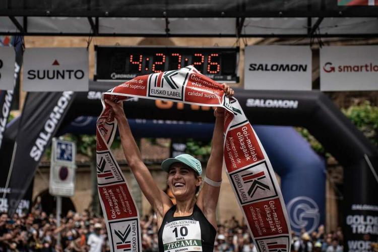 Una vaca embiste a la corredora que ganó Zegama entrenando en el Pirineo y la deja sin UTMB