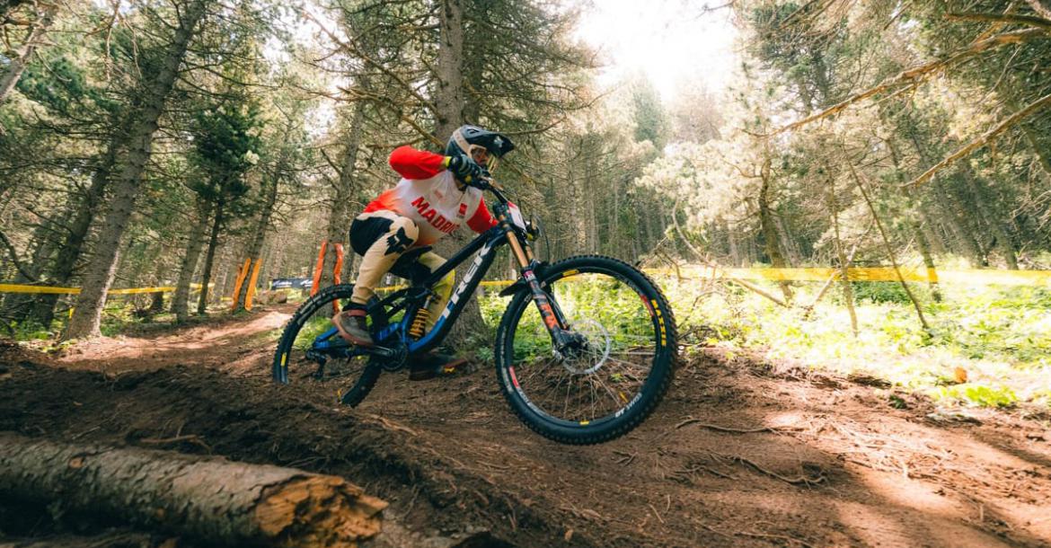 Castellanos y Menéndez reinan en La Molina: campeones de España de Descenso 2025